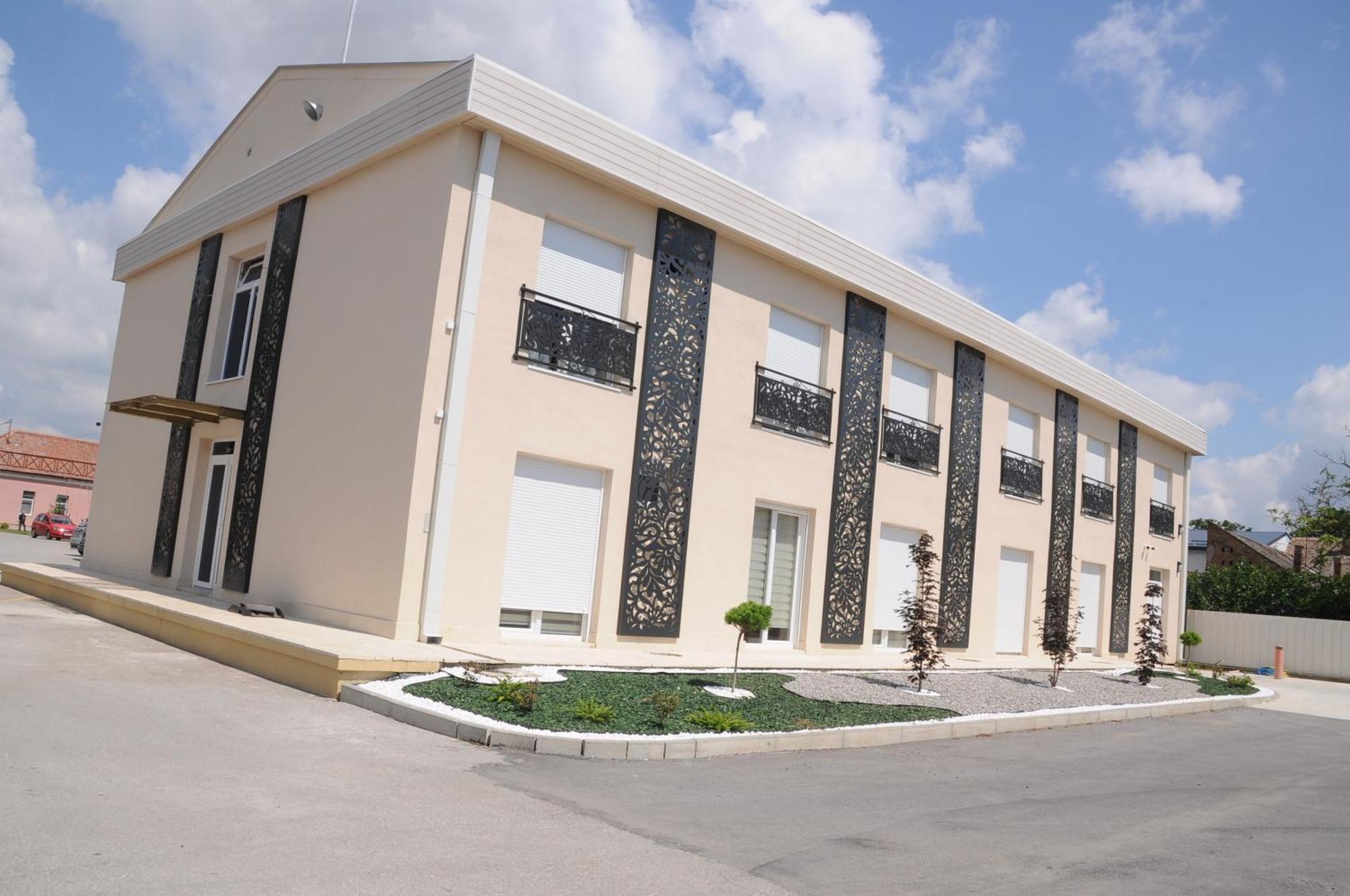 Sobe Sova Kikinda Hotel Exterior foto